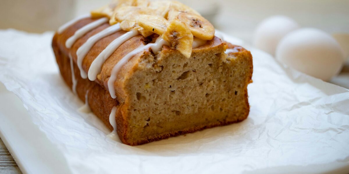 Bolo de Banana Caramelizada Fofinho e Irresistível