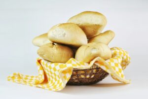 Pão de Batata Fofinho: A Receita Caseira com Recheio de Catupiry Que Derrete na Boca
